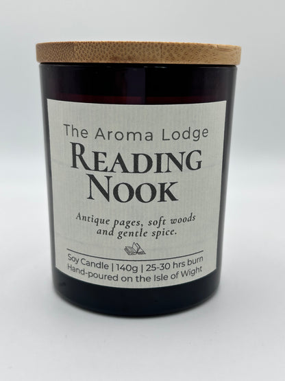 Reading Nook Soy Candle – Amber Jar with Wooden Lid (140g)