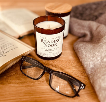 Reading Nook Soy Candle – Amber Jar with Wooden Lid (140g)
