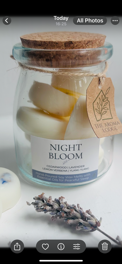 Night Bloom Soy Wax Melts in Reusable Glass Jar – Botanical Essential Oil Melts